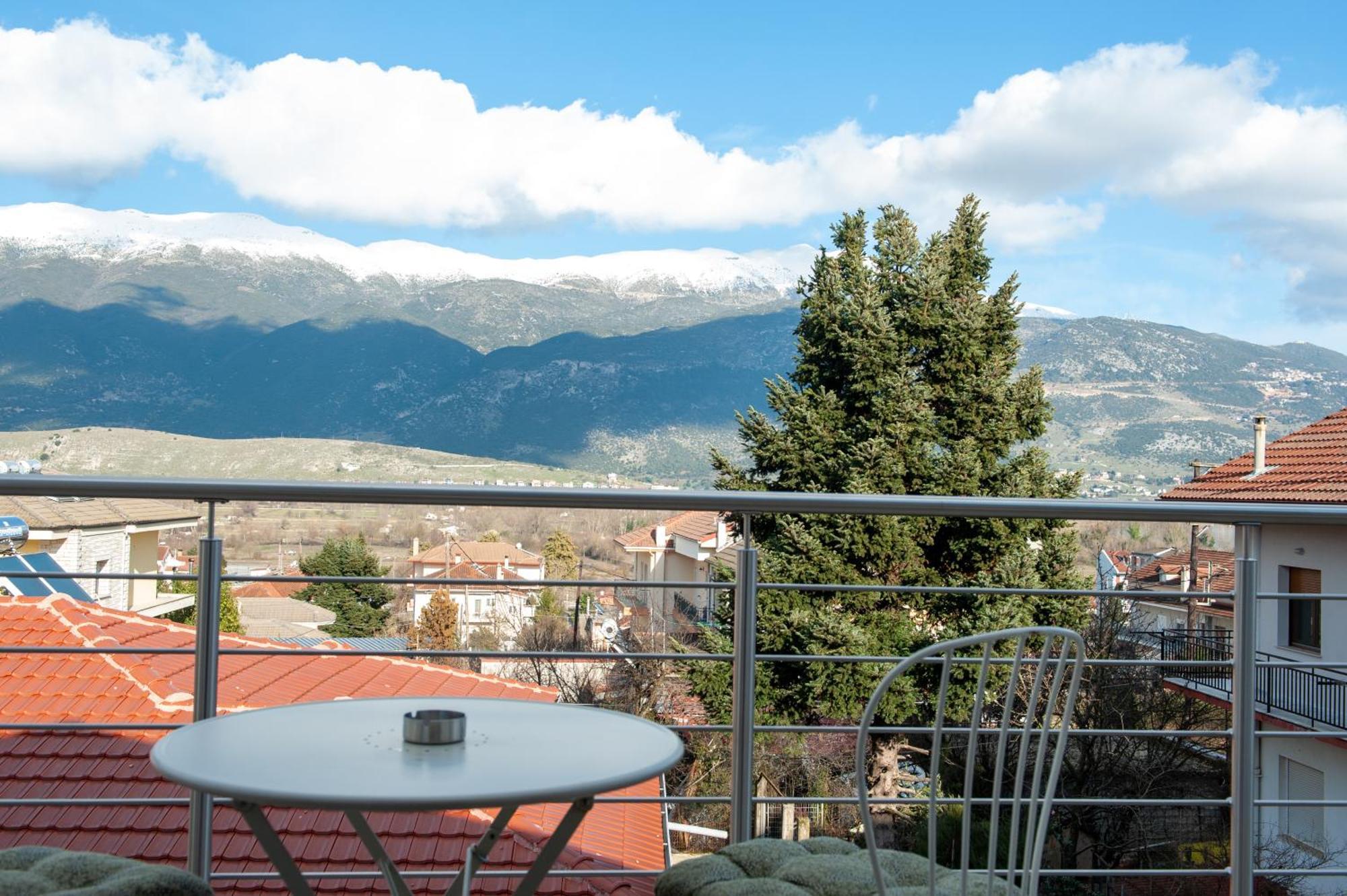 Lovely Guesthouse - 58M2 Mountain View ヨアニナ エクステリア 写真
