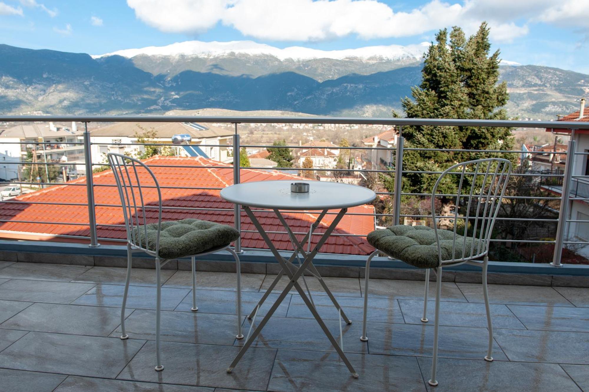Lovely Guesthouse - 58M2 Mountain View ヨアニナ エクステリア 写真