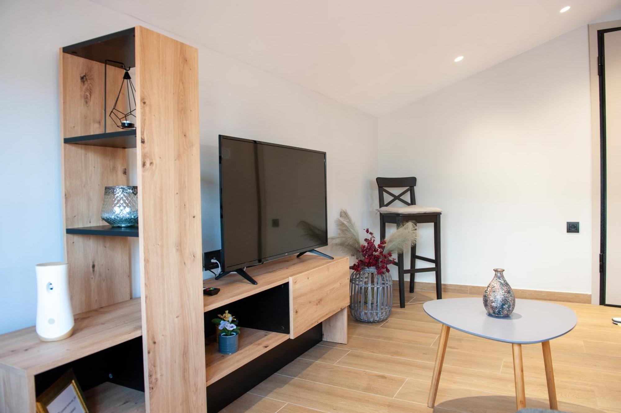 Lovely Guesthouse - 58M2 Mountain View ヨアニナ エクステリア 写真